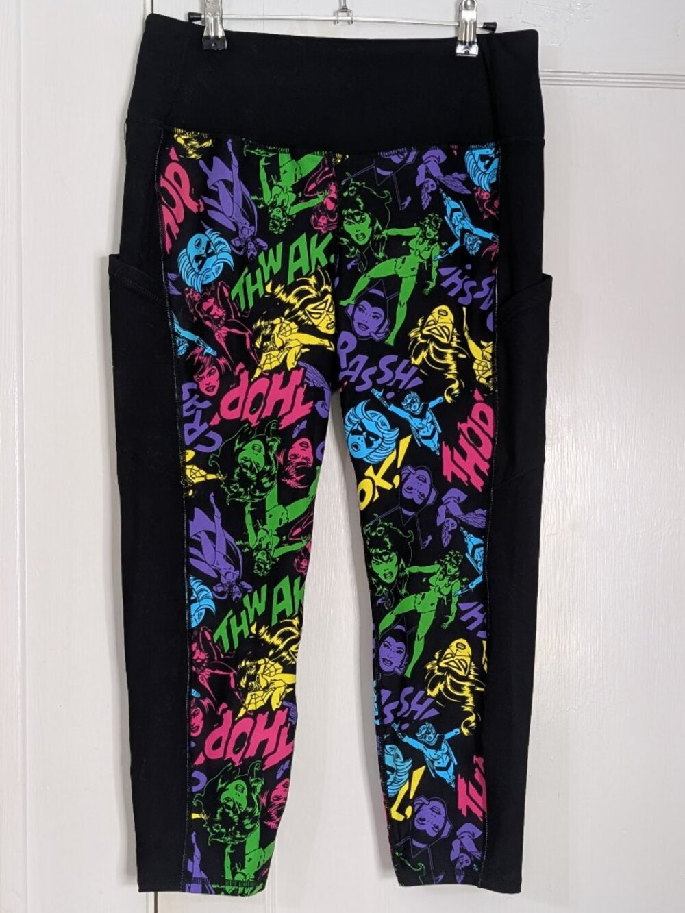 Torrid Marvel Women's Black & Multi Neon Crop Active Leggings Size 1X Capri Pant